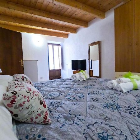 San Domenico House - Centro Storico Bed & Breakfast L'Aquila Ngoại thất bức ảnh