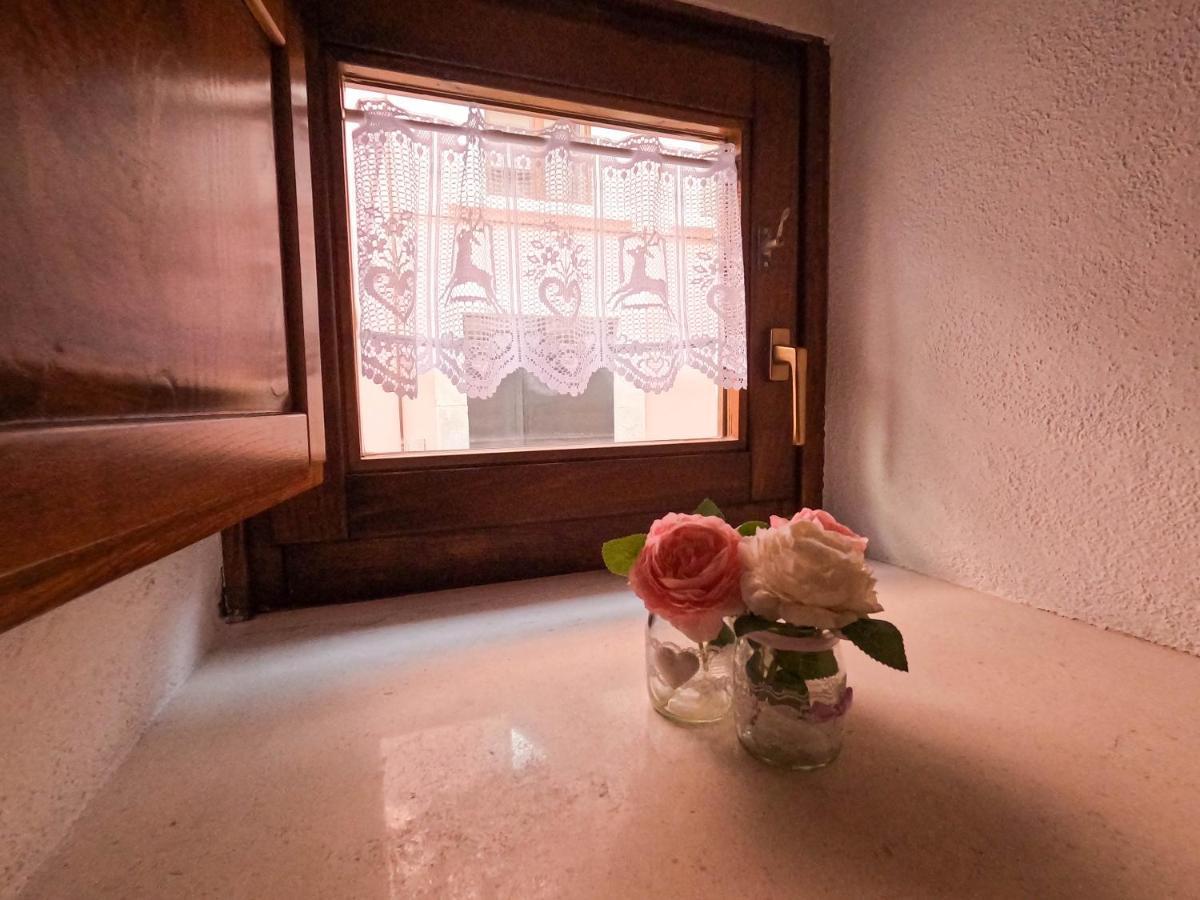 San Domenico House - Centro Storico Bed & Breakfast L'Aquila Ngoại thất bức ảnh