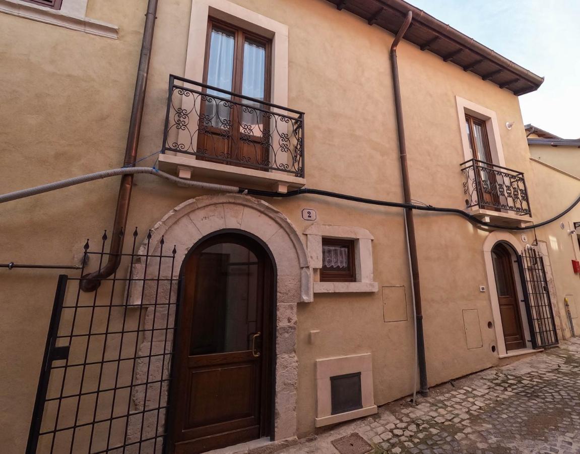 San Domenico House - Centro Storico Bed & Breakfast L'Aquila Ngoại thất bức ảnh