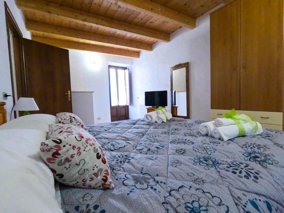 San Domenico House - Centro Storico Bed & Breakfast L'Aquila Ngoại thất bức ảnh